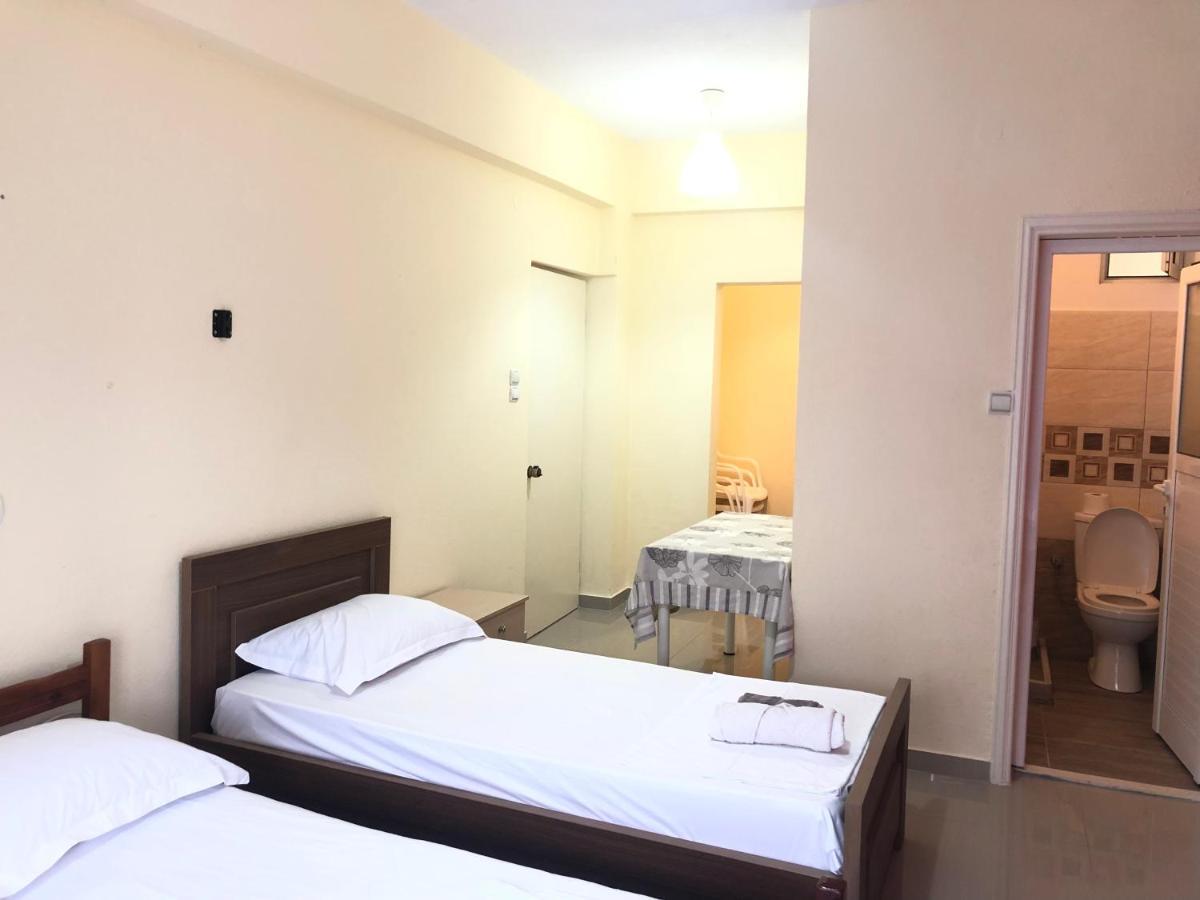 Veizi's Apartament *