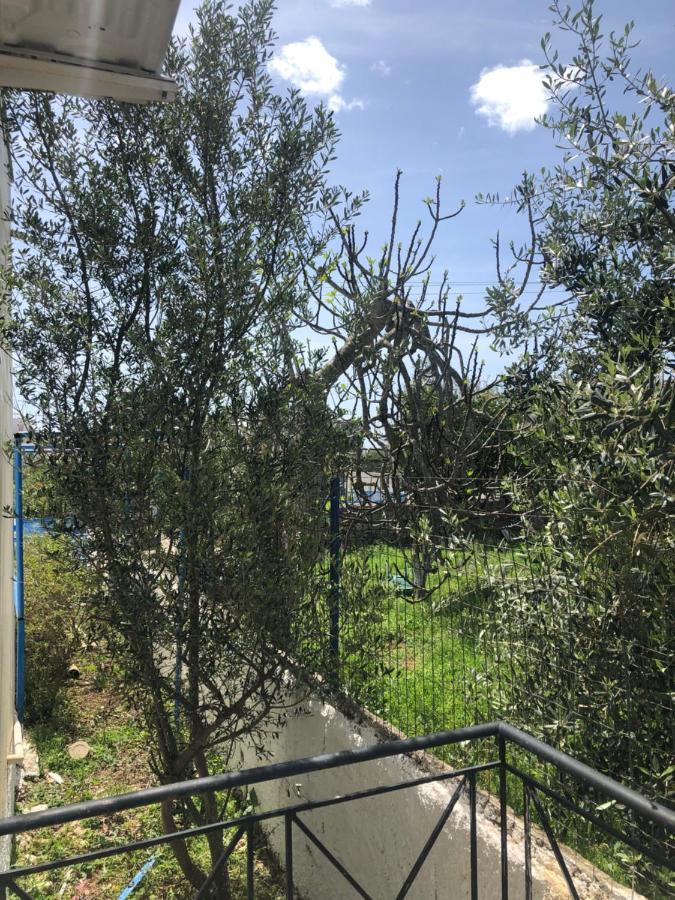 Veizi's Apartament Himara