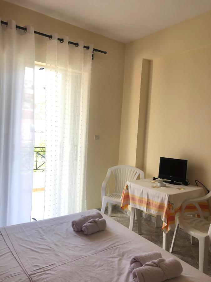 Veizi's Apartament Himara